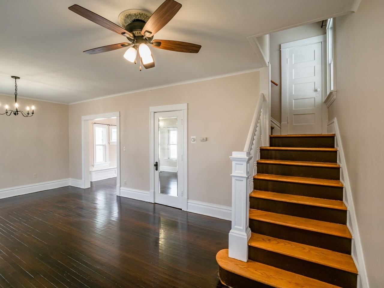 1611 6th Ave Se - Photo 3 of 29