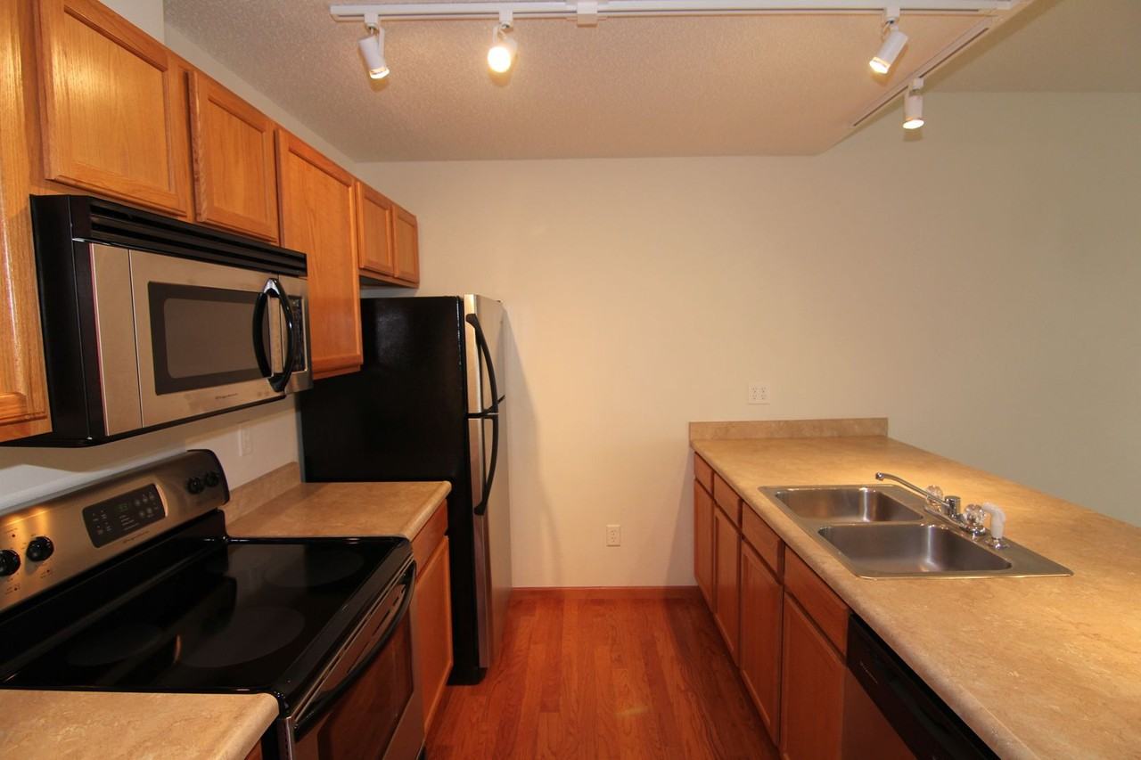 4385 Berkeley Ln - Photo 4 of 19