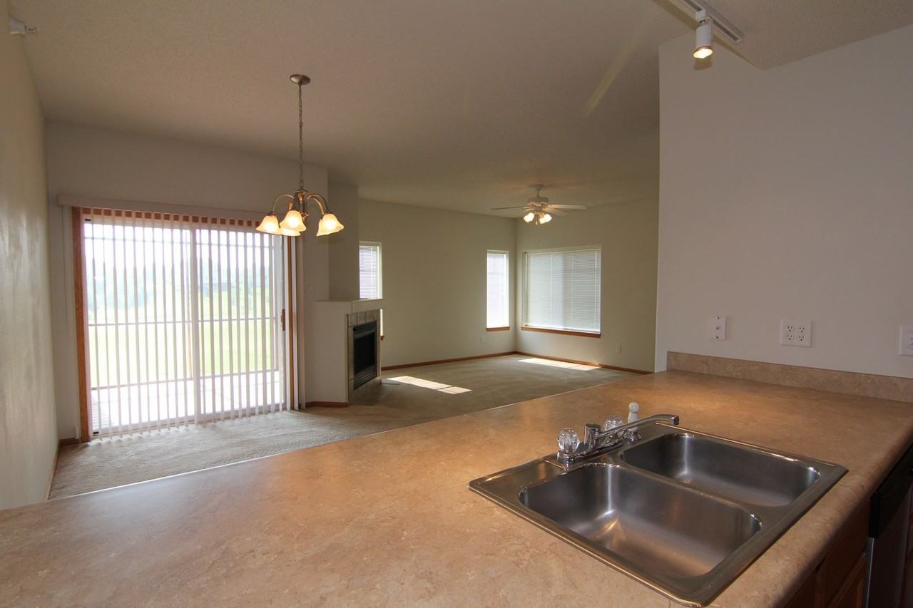 4385 Berkeley Ln - Photo 5 of 19