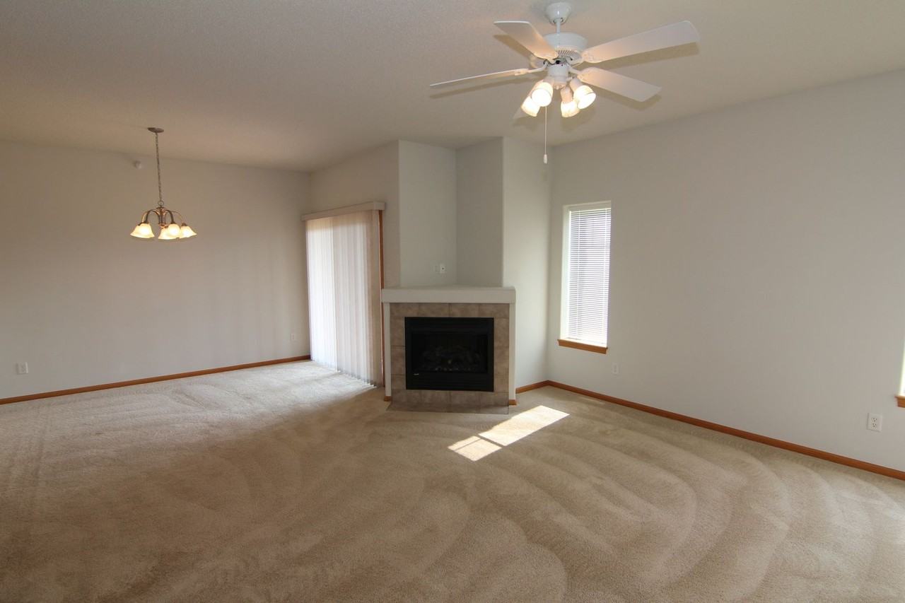 4385 Berkeley Ln - Photo 6 of 19