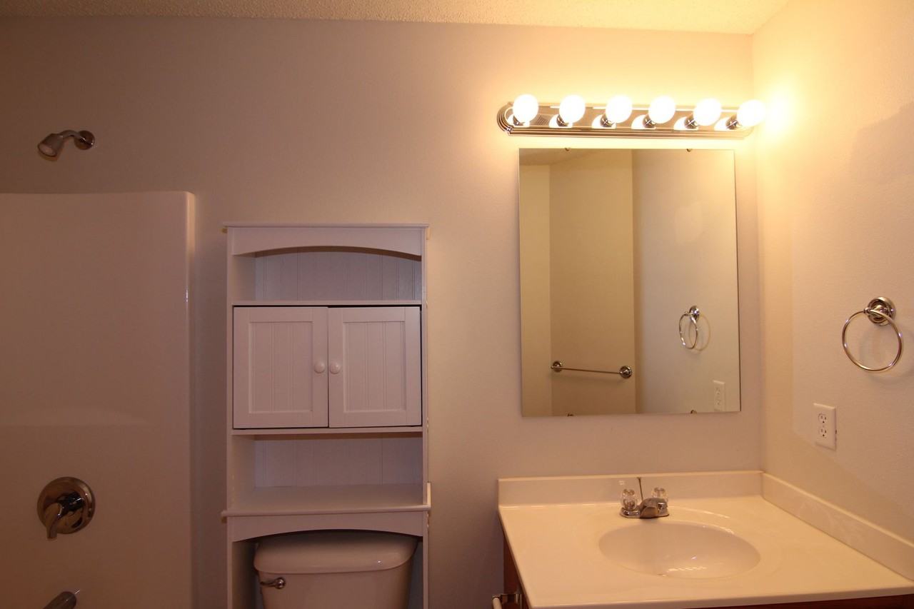 4385 Berkeley Ln - Photo 7 of 19