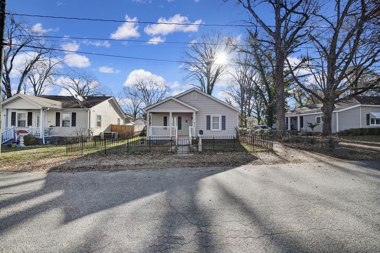 910 Gibbons Street - Photo 2 of 17