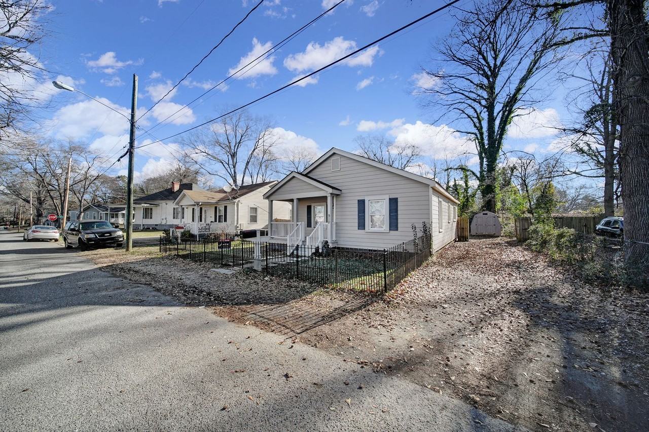 910 Gibbons Street - Photo 3 of 17