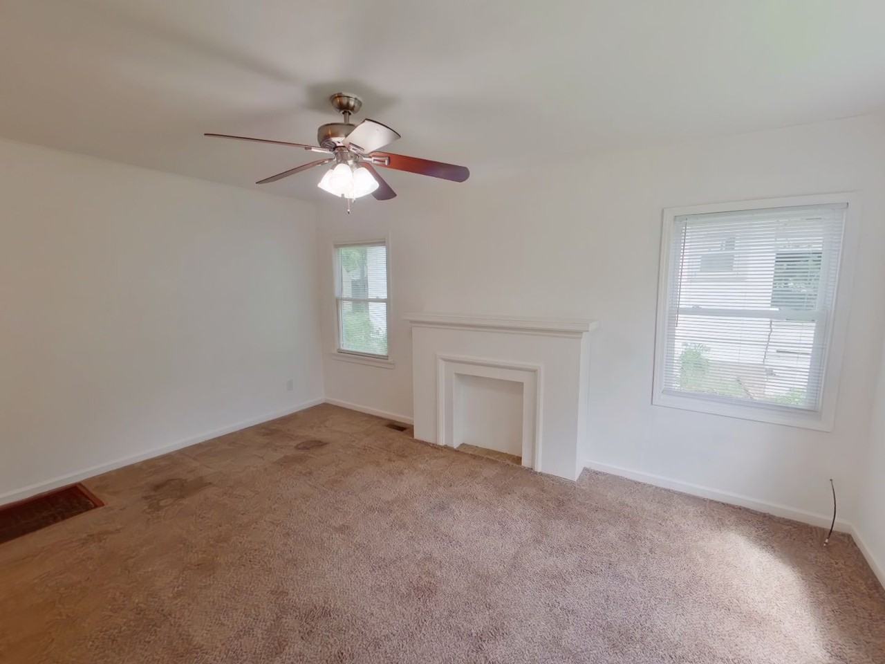 3028 W Maple St - Photo 2 of 18