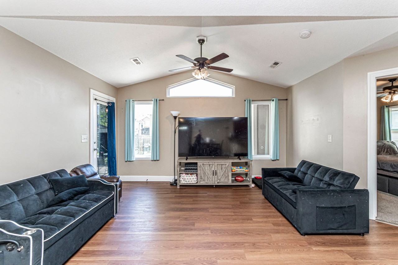 1017 Dagen Ln - Photo 6 of 26