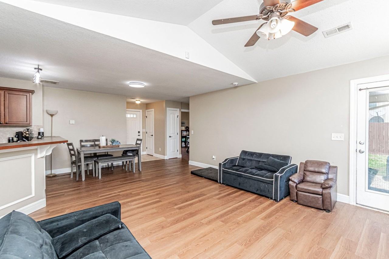 1017 Dagen Ln - Photo 7 of 26