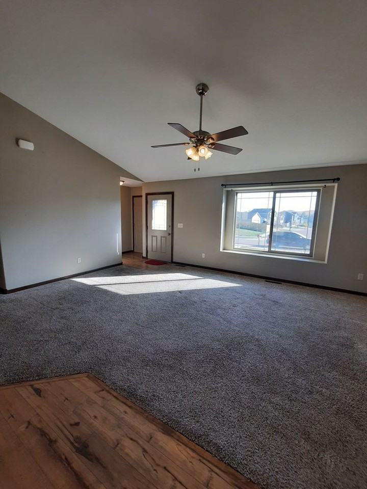 136 Melano St - Photo 2 of 9