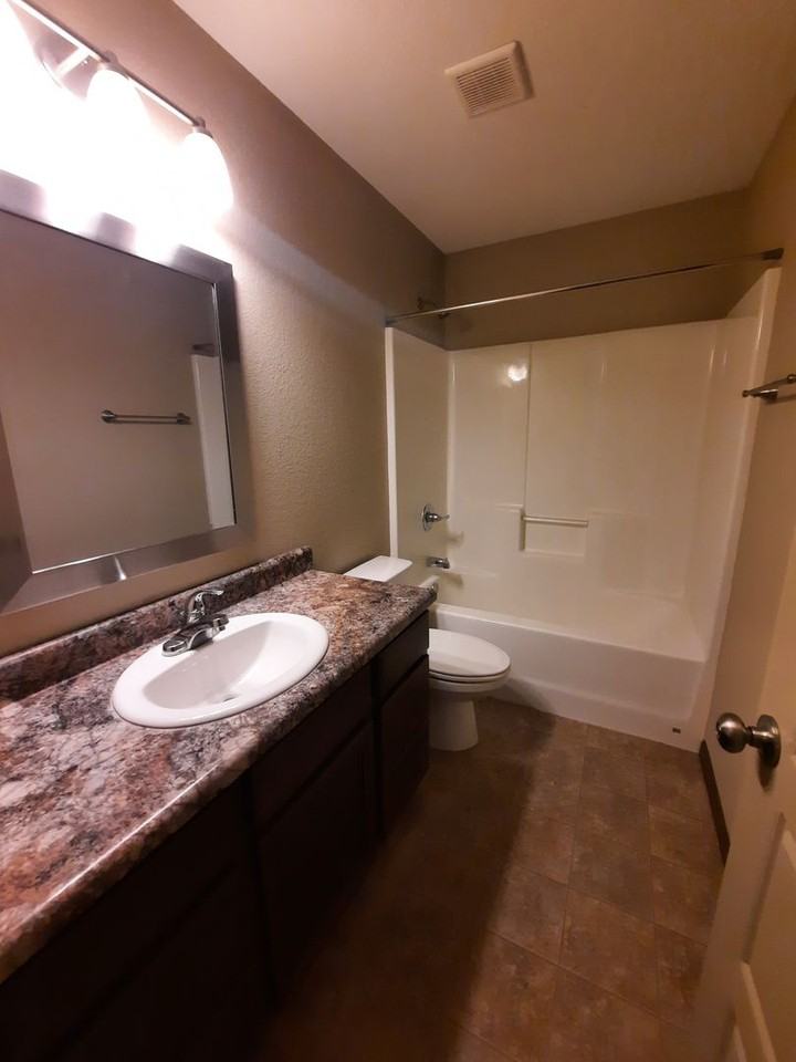 136 Melano St - Photo 5 of 9