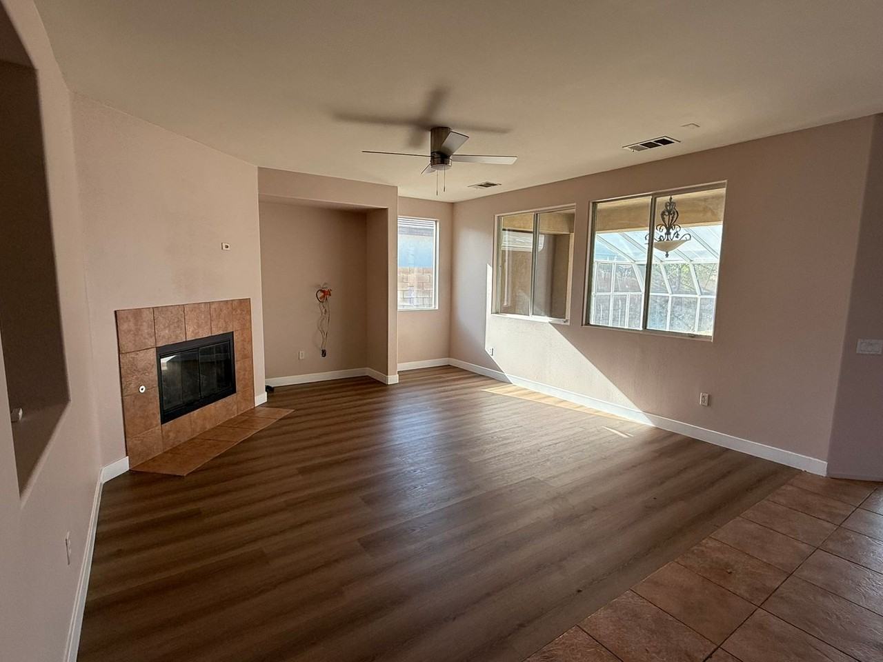 82736 Sutton Dr - Photo 2 of 11