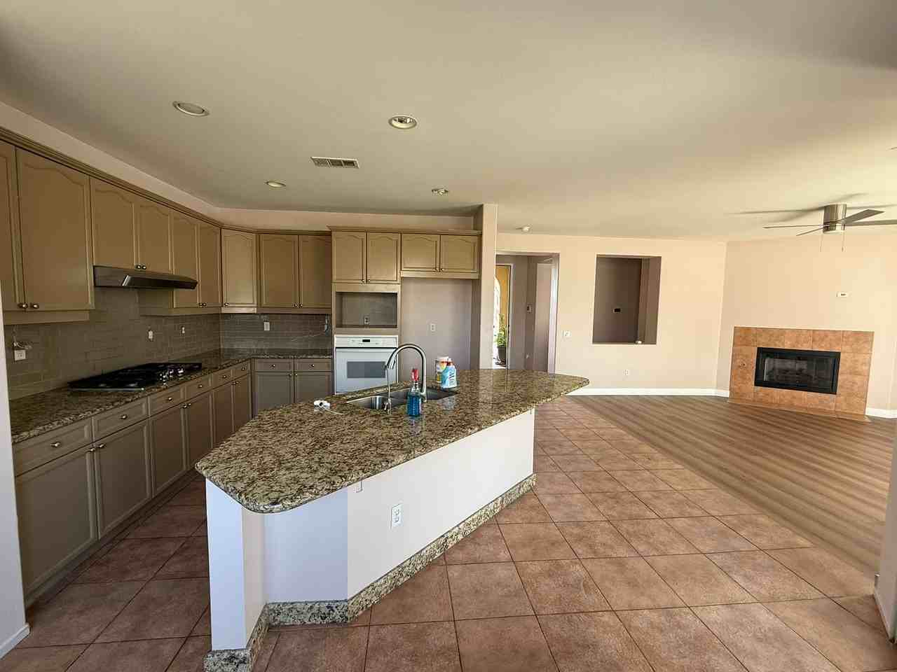 82736 Sutton Dr - Photo 4 of 11