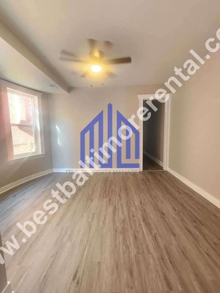 1611 Moreland Ave - Photo 2 of 10