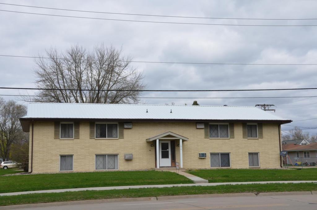 1902 W 1st St - Photo 2 of 11