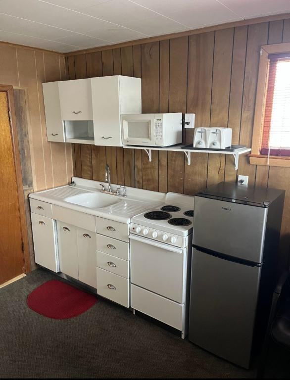 24 N Kanawha St - Photo 3 of 8