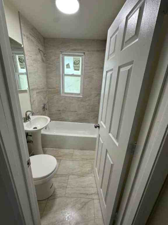 8213 John Pl - Photo 5 of 23