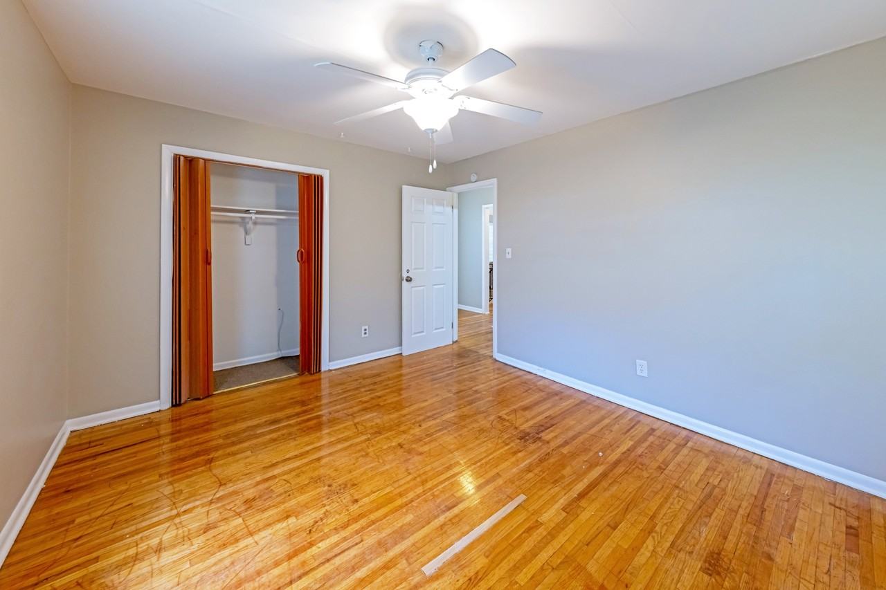 2145 Commodore Dr - Photo 7 of 9