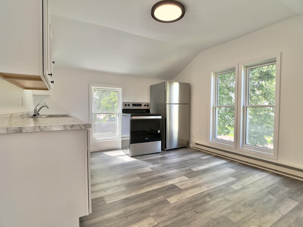 247 E Fremont St - Photo 3 of 12