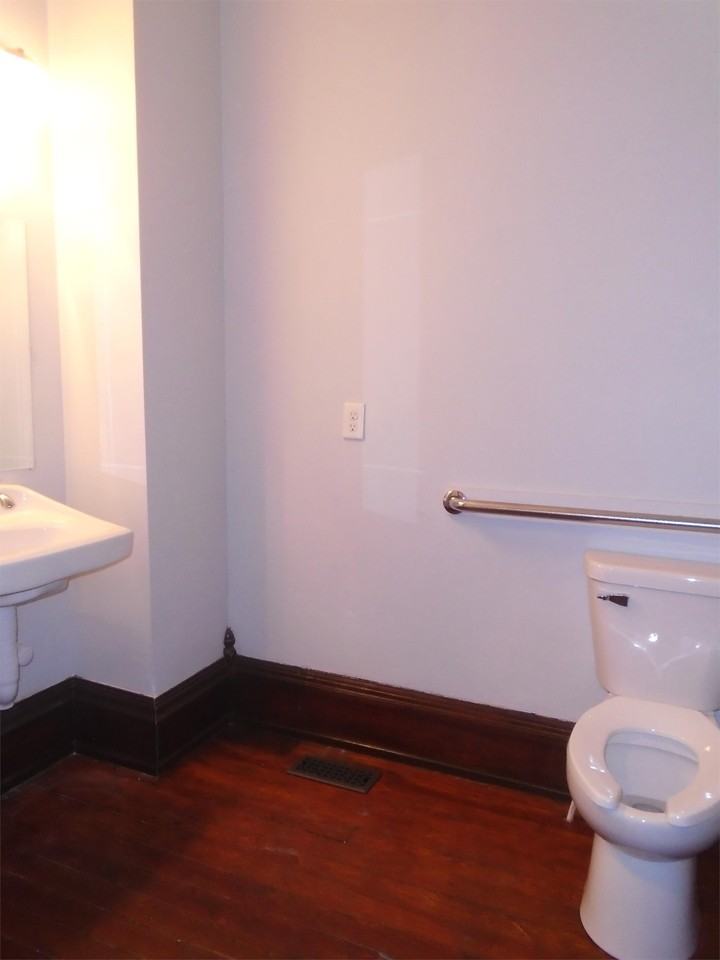 623 W Washington Blvd #101