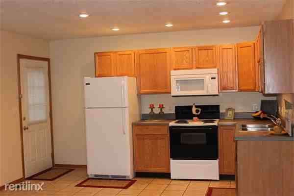 816 E 5th St - Photo 3 of 11