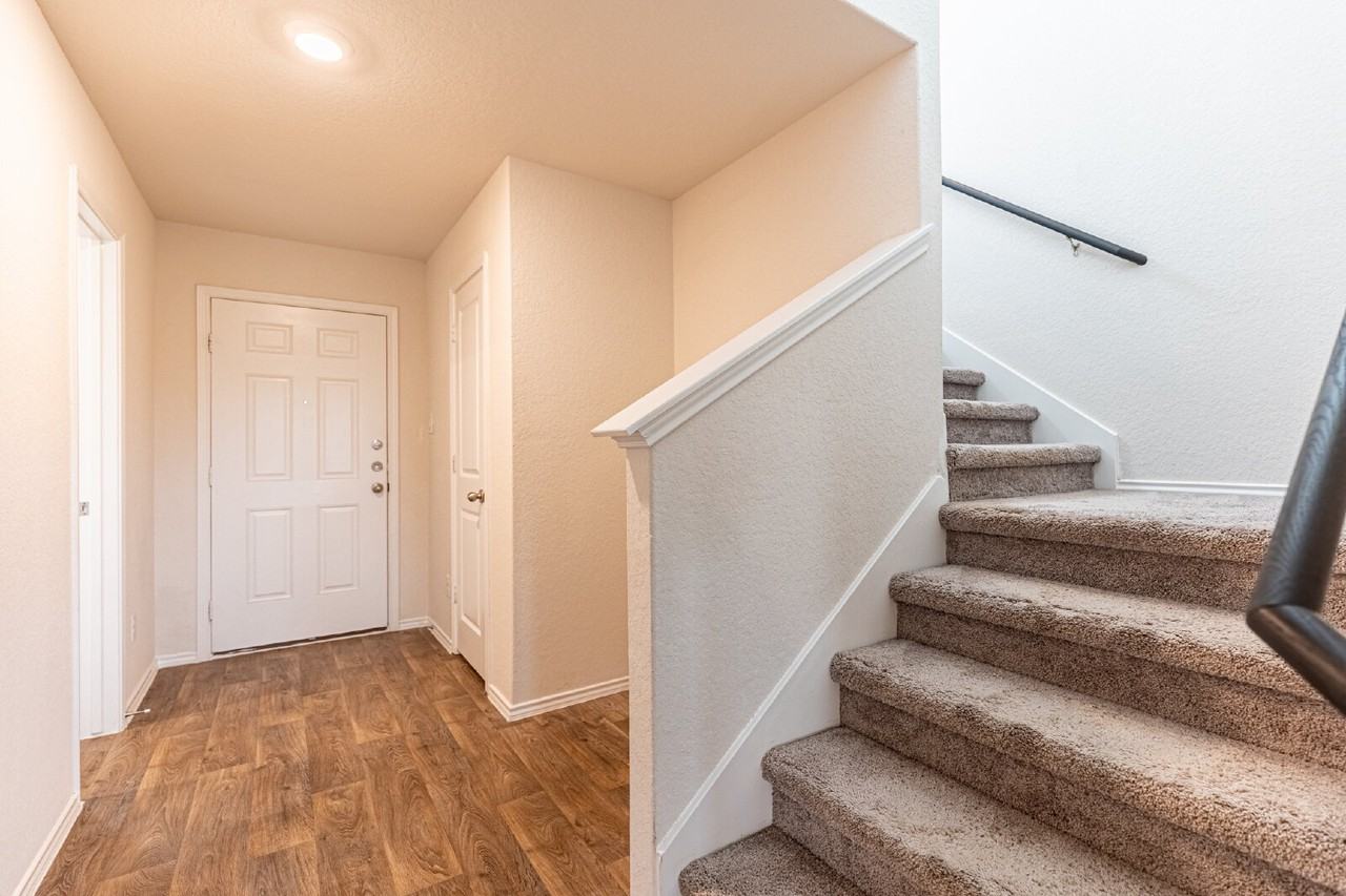 13111 Winemaker Dr - Photo 3 of 31