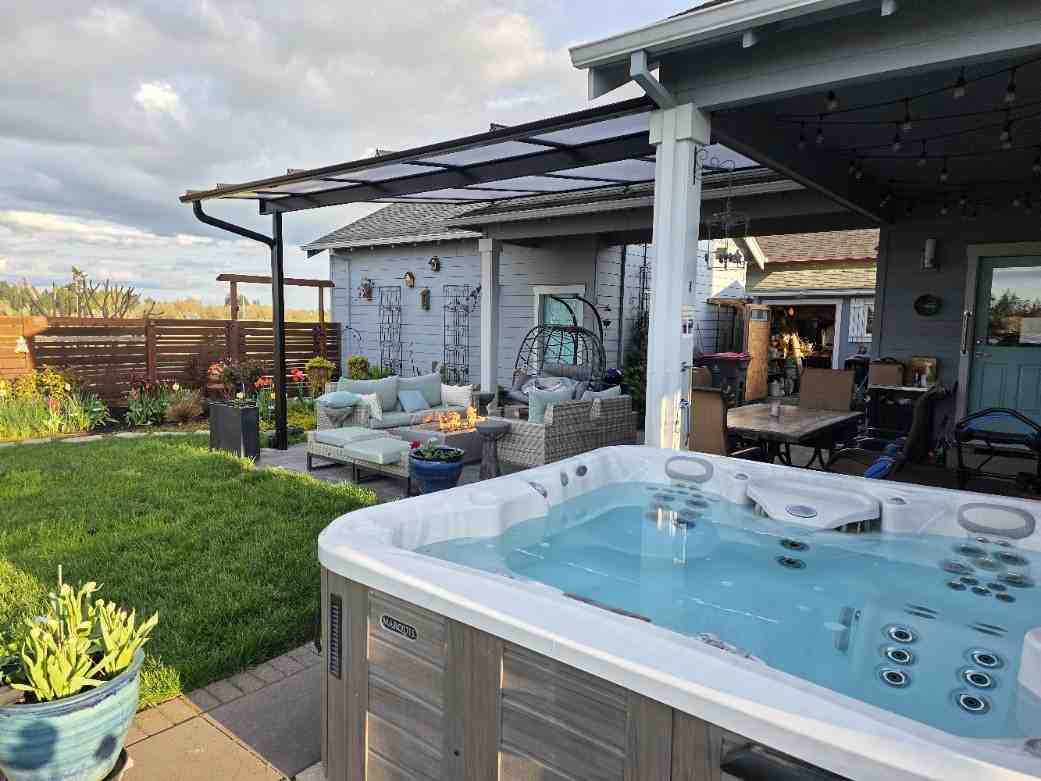 3844 Ne Joel St - Photo 3 of 12