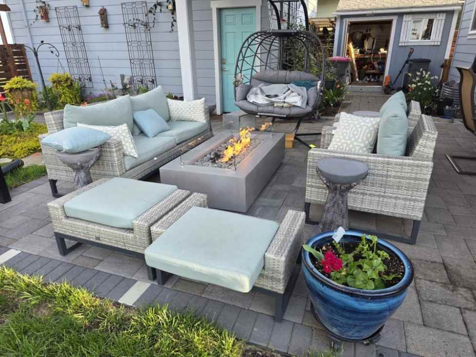 3844 Ne Joel St - Photo 4 of 12