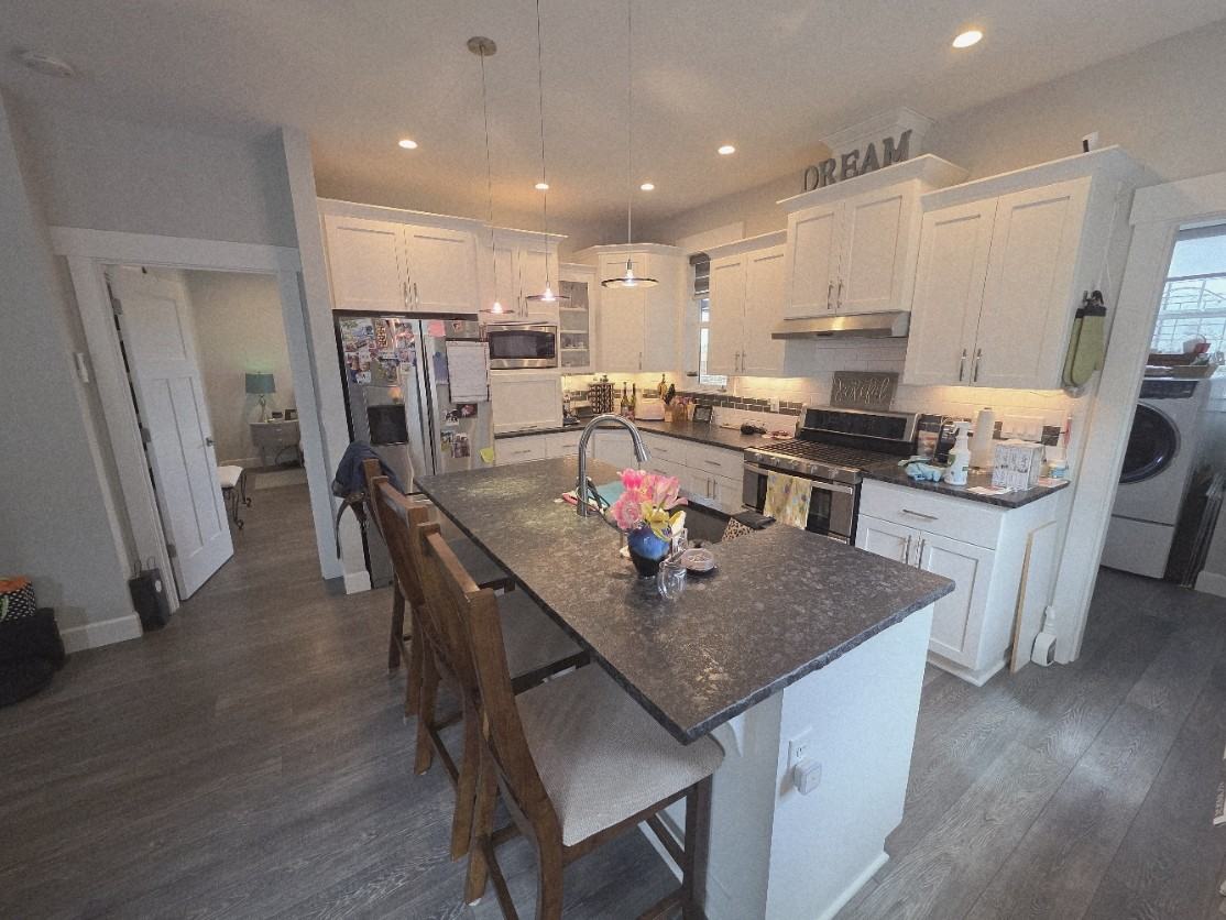 3844 Ne Joel St - Photo 7 of 12