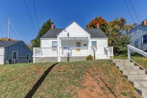 featured image of 2021 Rose Ln