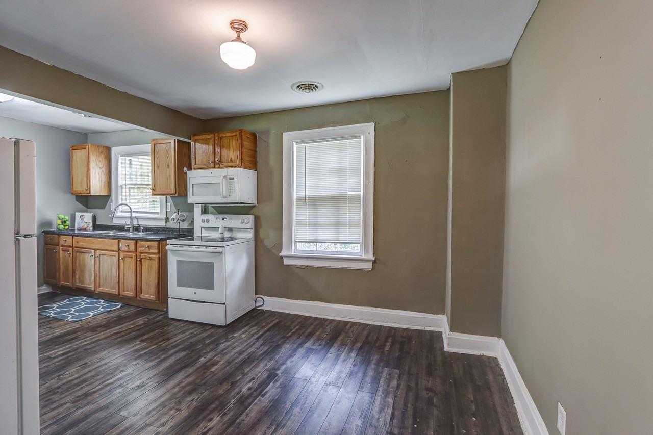 2021 Rose Ln - Photo 6 of 8
