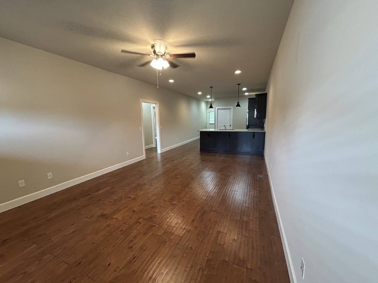634 Cooper Sq - Photo 3 of 8