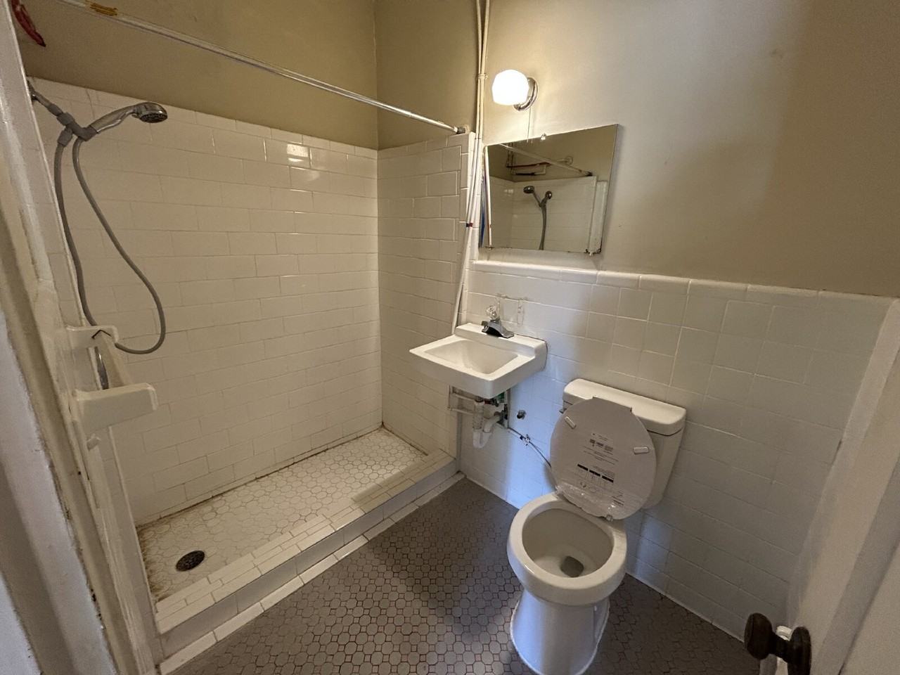 415 W Cypress St - Photo 7 of 7