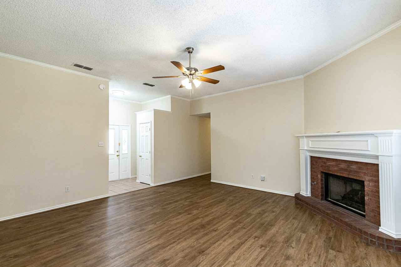 6203 7th St - Photo 2 of 42