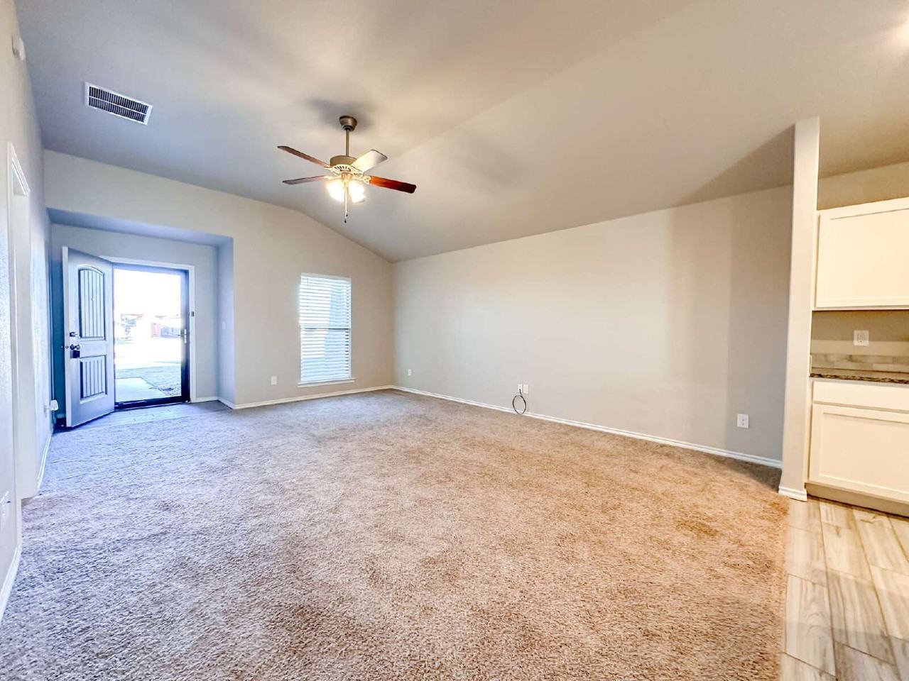 10423 Waverly Ave - Photo 4 of 28
