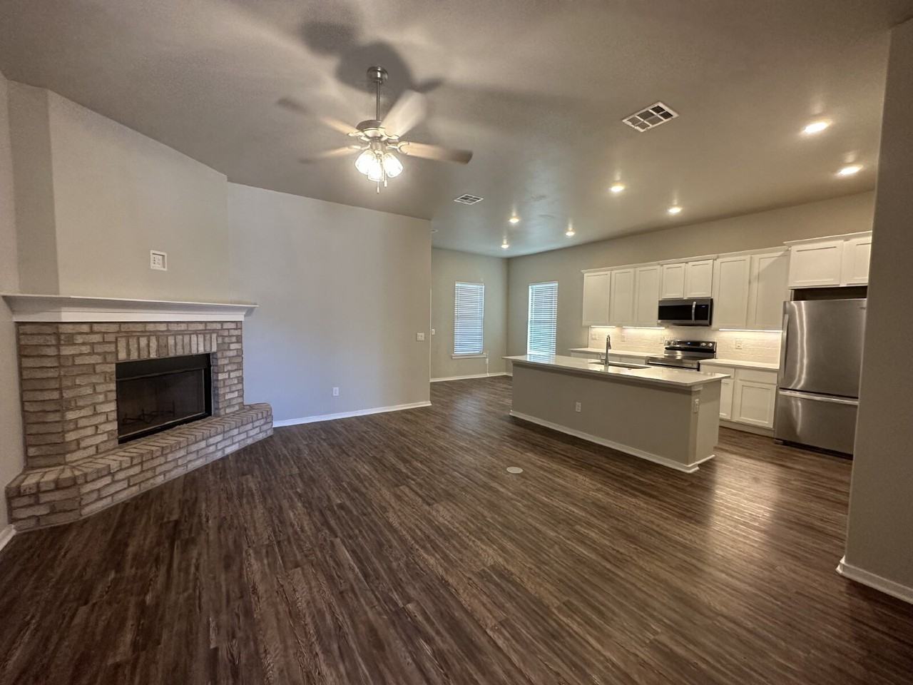 2909 Wausau Ave - Photo 4 of 13