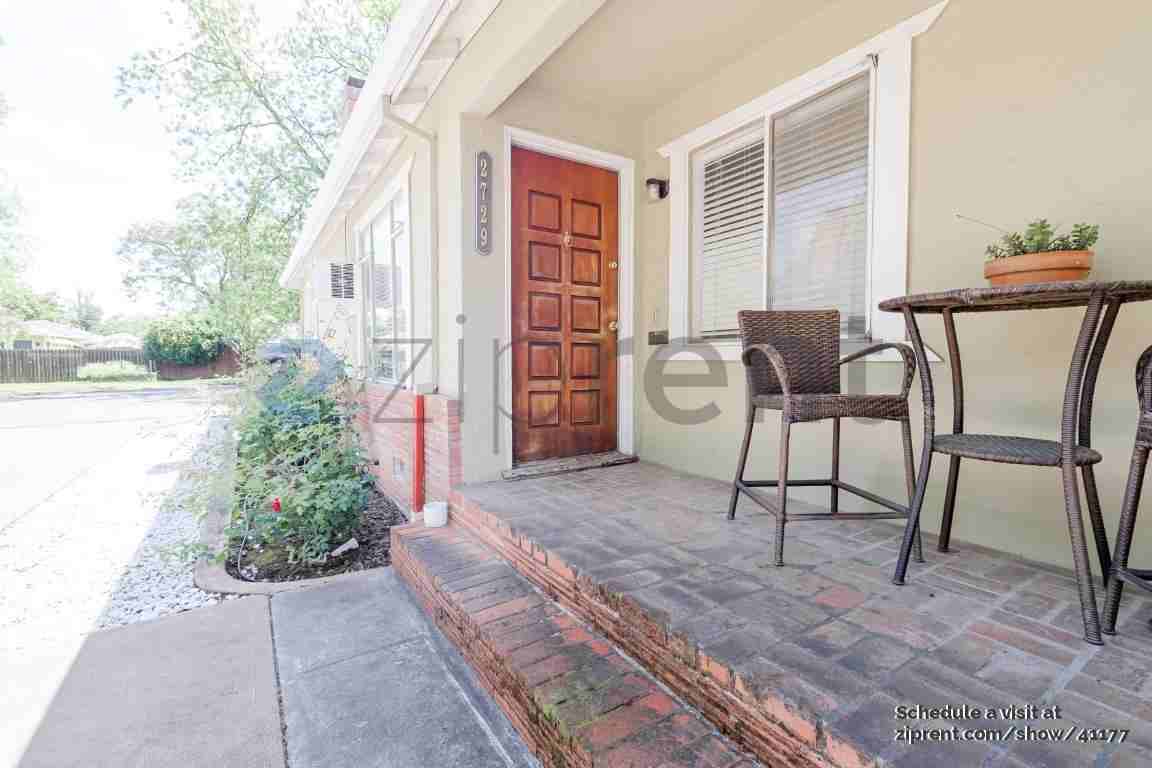 2729 57th St #2 - Photo 2 of 21