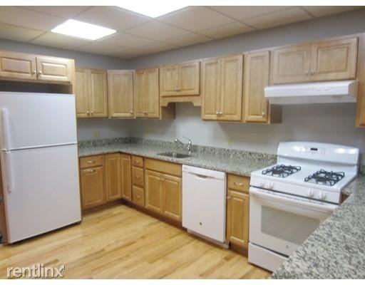 139R Linden St - Photo 2 of 7