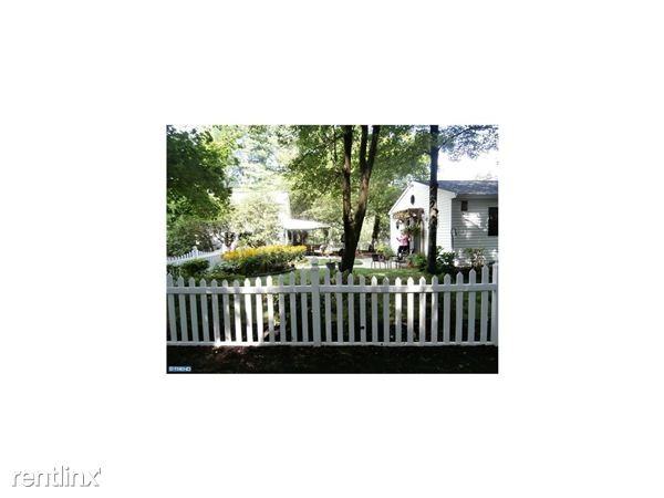 411 Jackson Rd - Photo 3 of 4