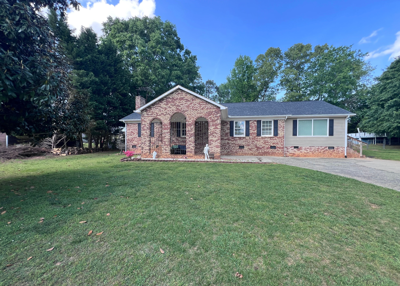 1240 Shady Oak Trl - Photo 3 of 4