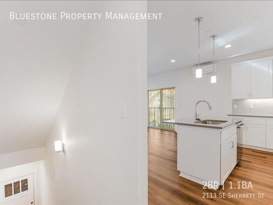 2113 Se Sherrett St - Photo 3 of 25