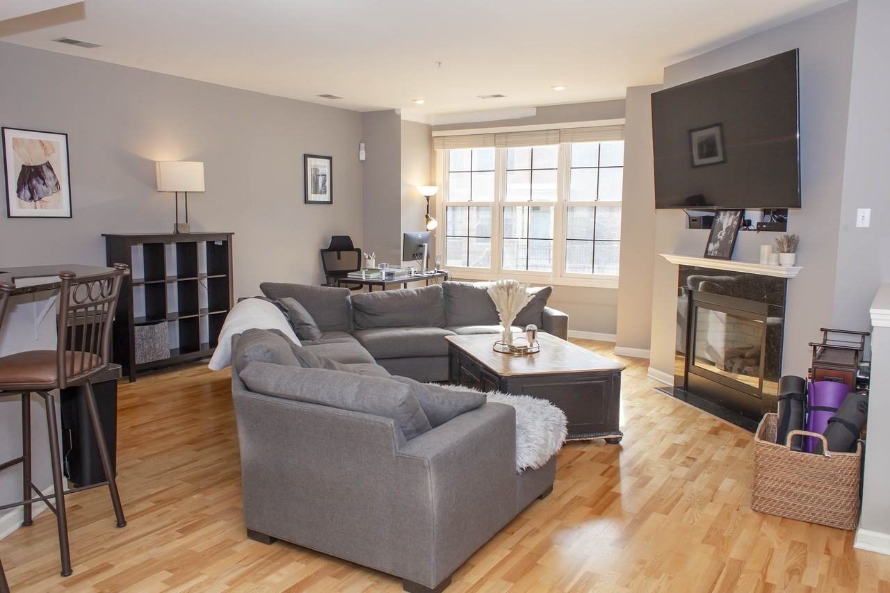 535 S 10th St #1 - Photo 3 of 26