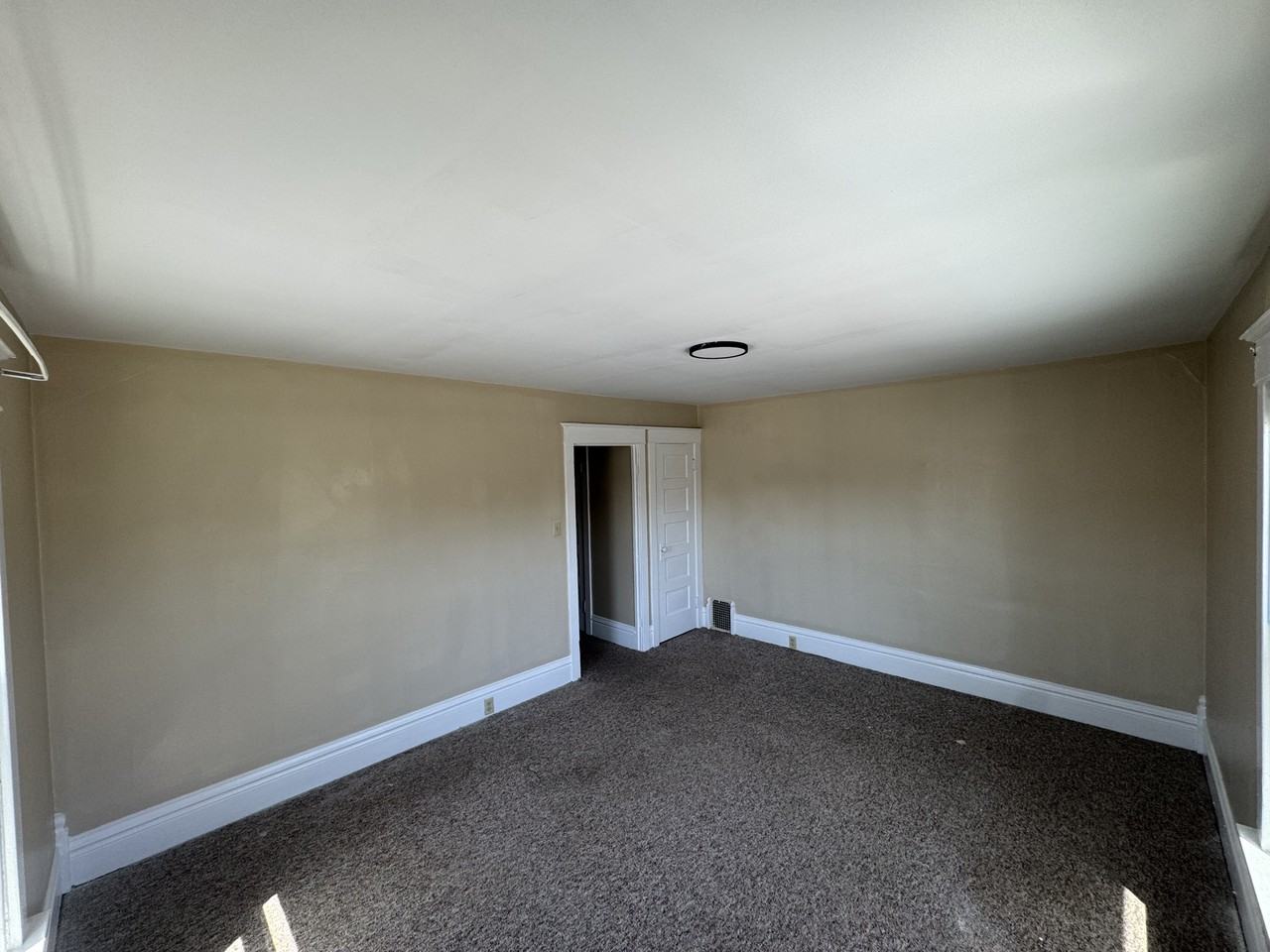 1938 W 4th St #2ndFL - Photo 6 of 8