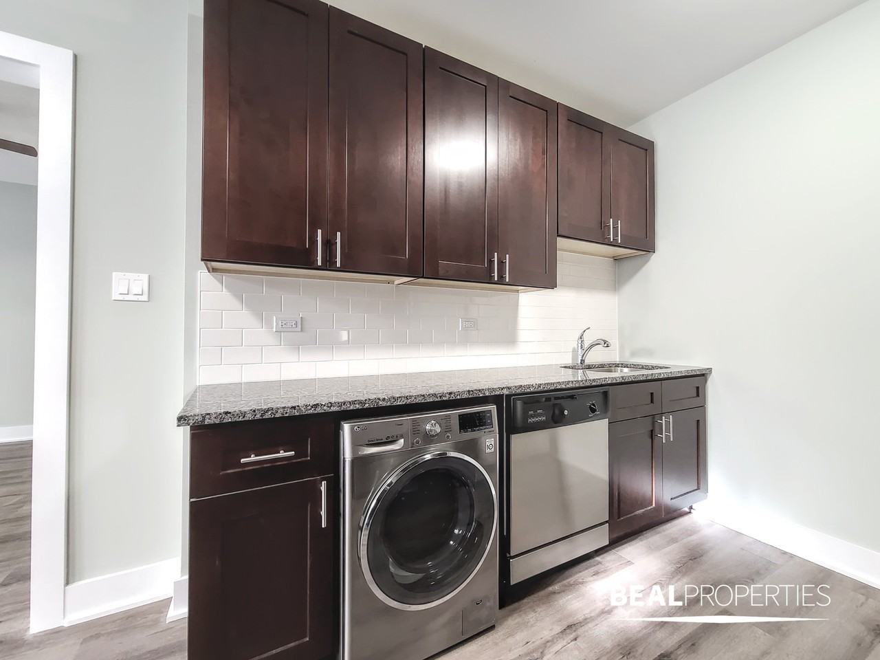 725 St Johns Ave #02-1 - Photo 7 of 16