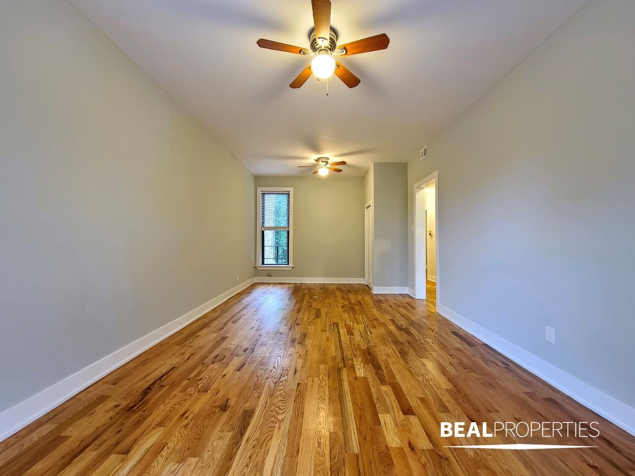 639 W Oakdale Ave #3-3 - Photo 4 of 13