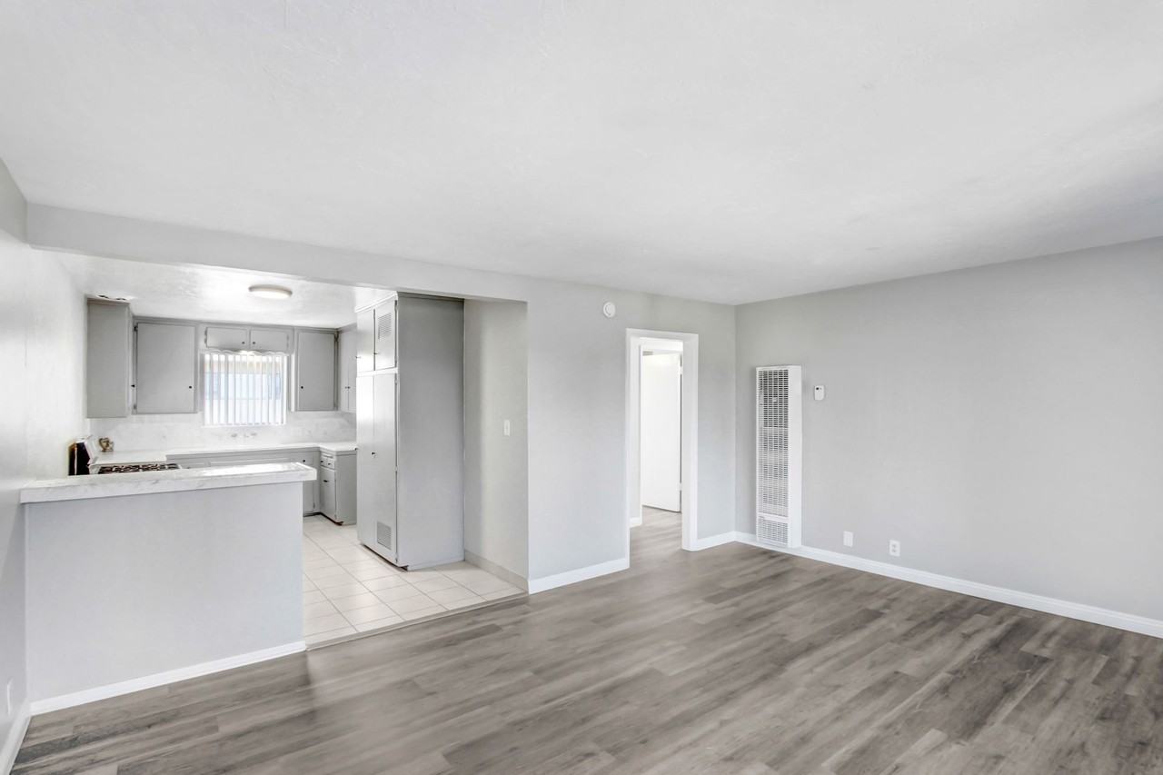 3801 Madison St. - Photo 4 of 11