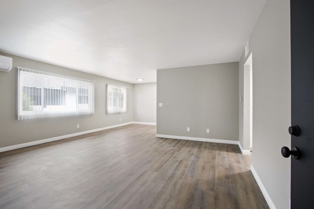 8202 Rosemead Blvd - Photo 3 of 9