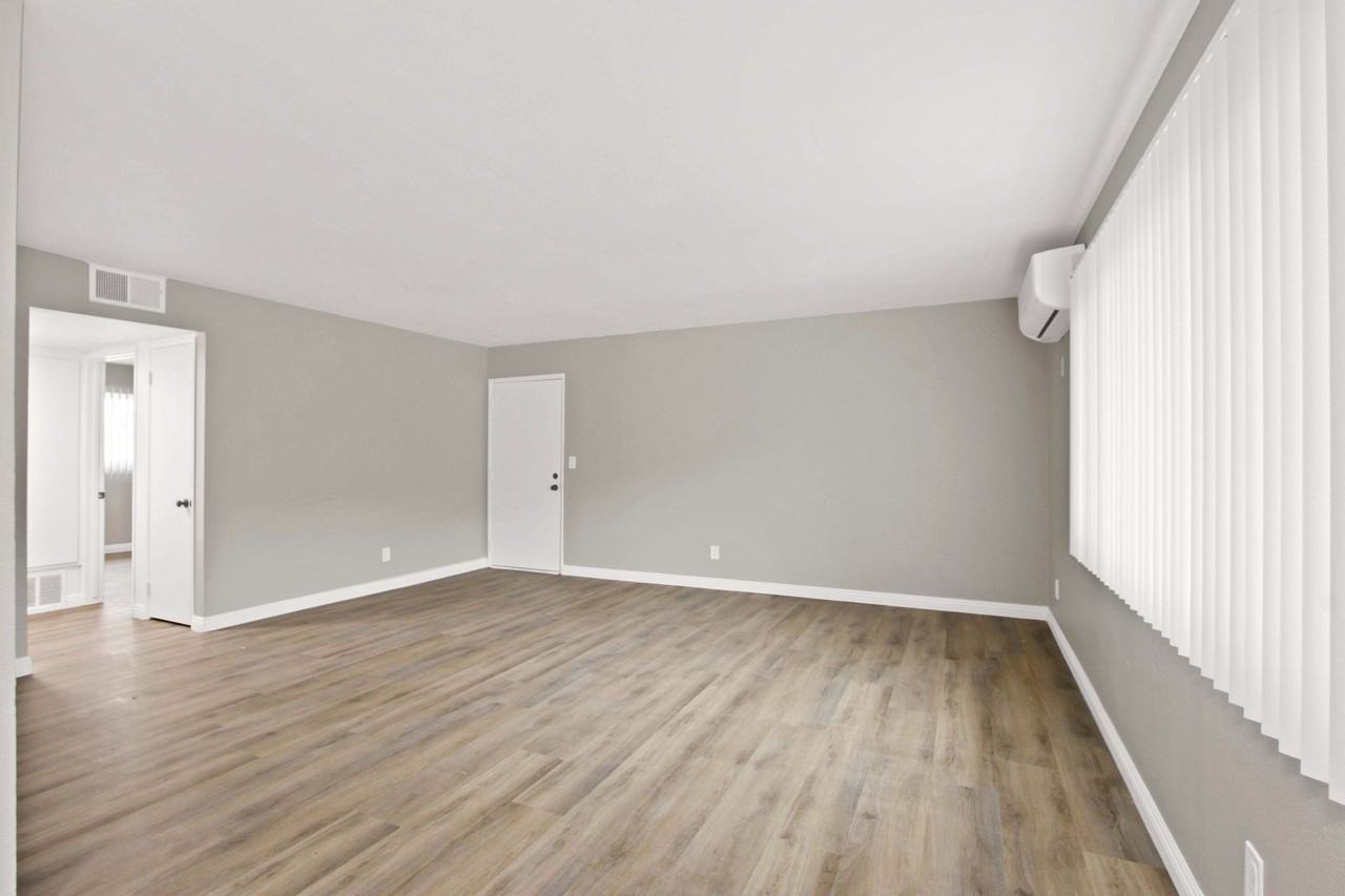 8202 Rosemead Blvd - Photo 4 of 9