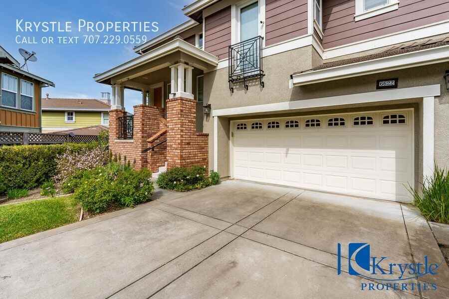 6622 Solitude Ct - Photo 3 of 50