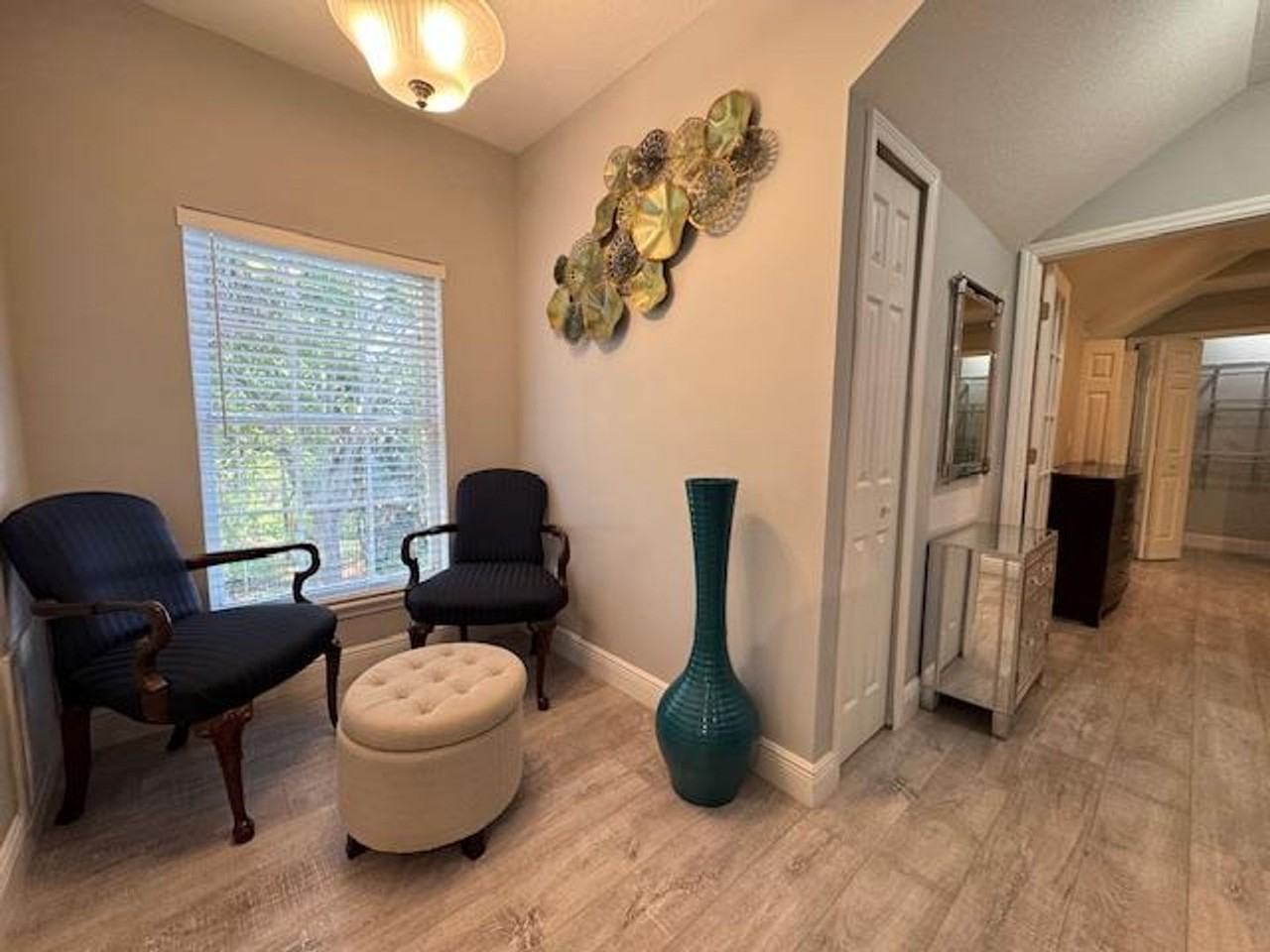 100 Acadia Ter #B - Photo 6 of 9