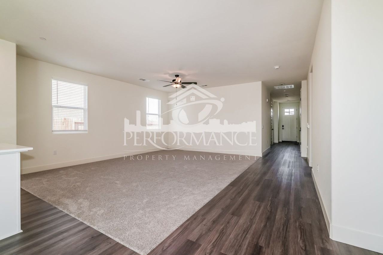6611 Glacier Bay St - Photo 2 of 24
