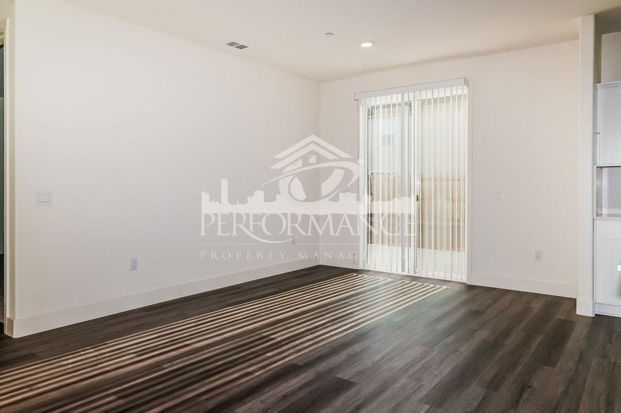 6611 Glacier Bay St - Photo 4 of 24