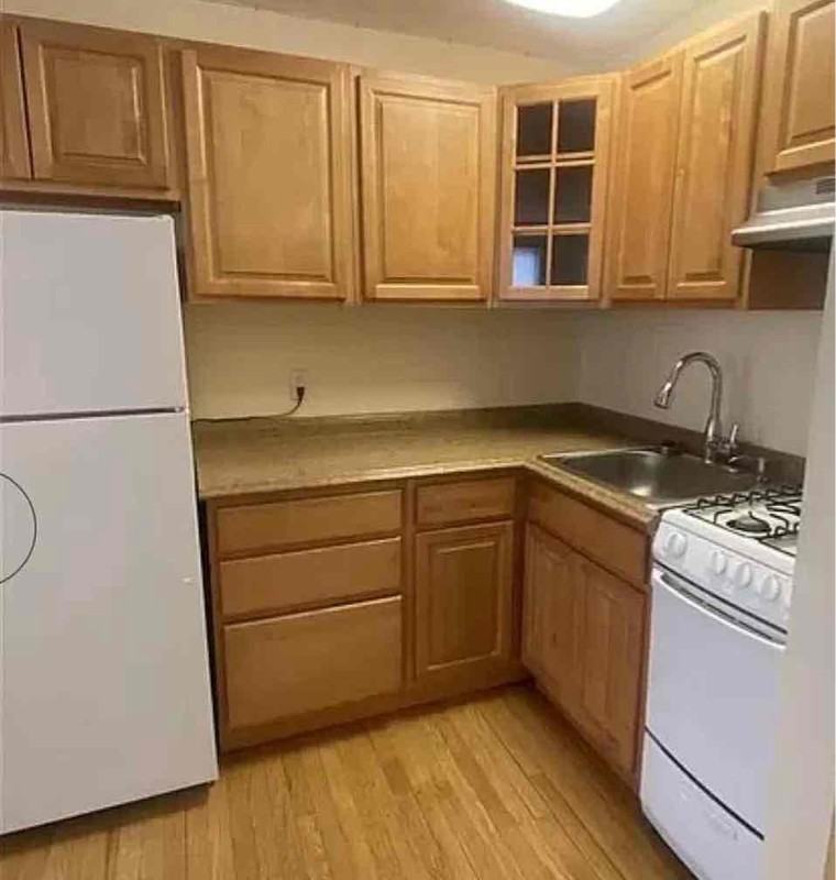 312 Bellevue Ave #1 - Photo 3 of 6